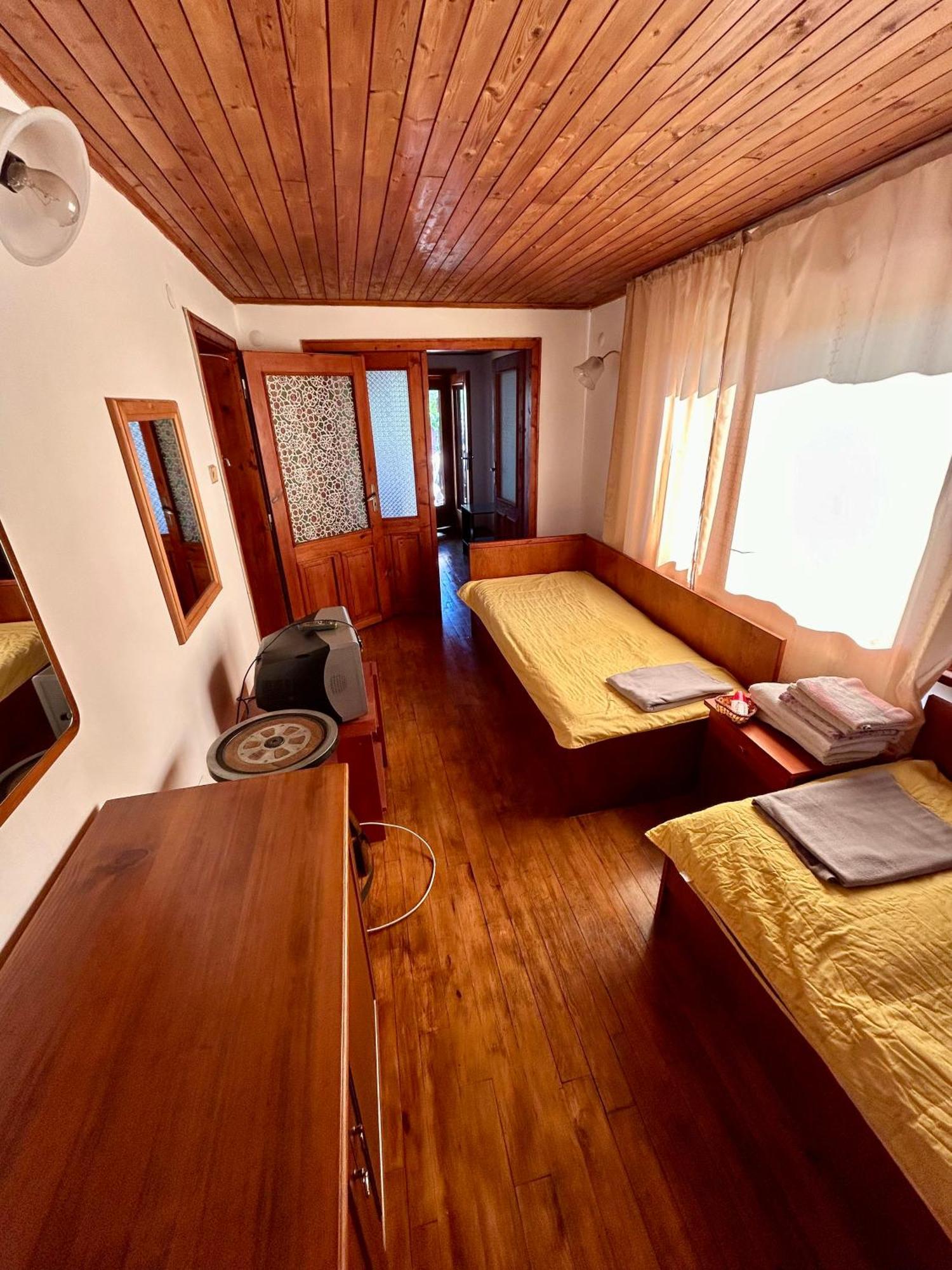 Luylyana Guesthouse Ribarica Ngoại thất bức ảnh