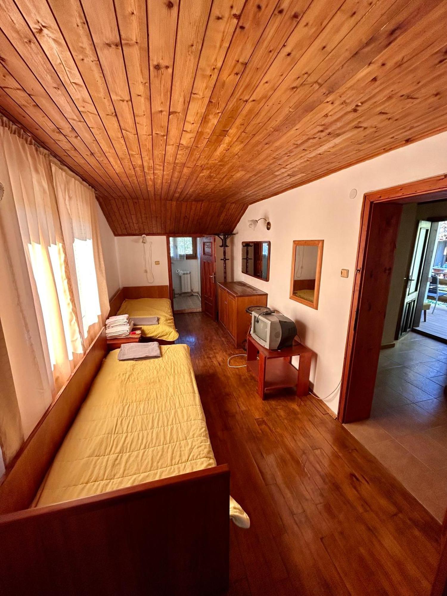 Luylyana Guesthouse Ribarica Ngoại thất bức ảnh